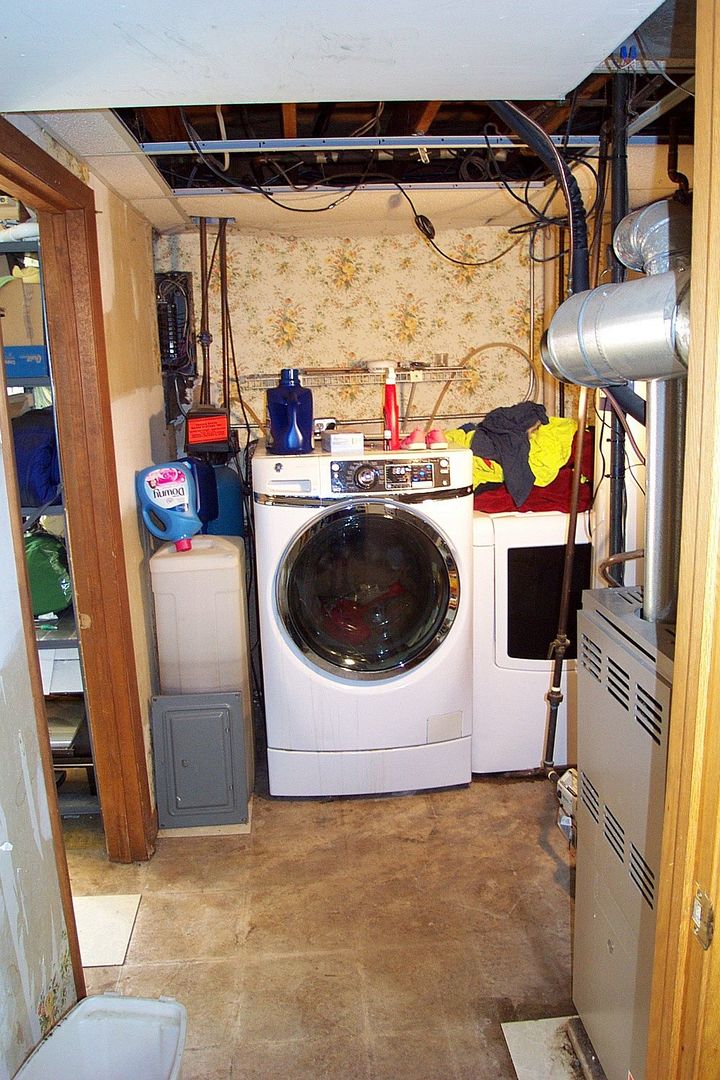 320 Kay Street Manhattan, IL 60442 - Photo 23 of 27 a utility room with dryer and washer