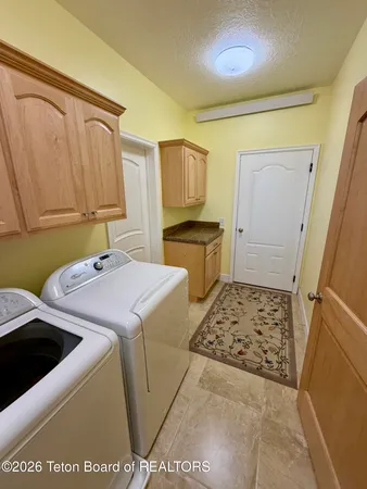 $895,000 | 221 Rocky Rd Circle, Afton, WY 83110