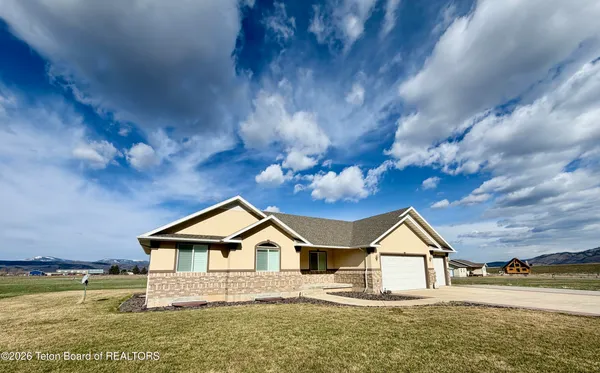 $895,000 | 221 Rocky Rd Circle, Afton, WY 83110