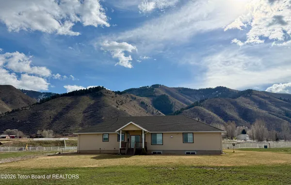 $895,000 | 221 Rocky Rd Circle, Afton, WY 83110