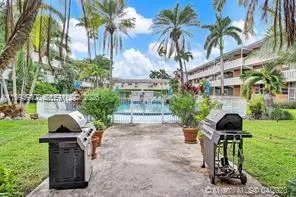 $1,800 | 141 Northeast 10th Avenue, Unit 29B, Hallandale Beach, FL 33009