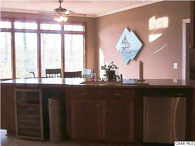 569 Horseshoe Road Stanardsville, VA 22973 - Photo 8 of 32 Gourmet Eat-In Kitchen