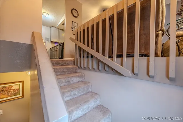 $285,000 | 27 Cottage Court, Camdenton, MO 65020