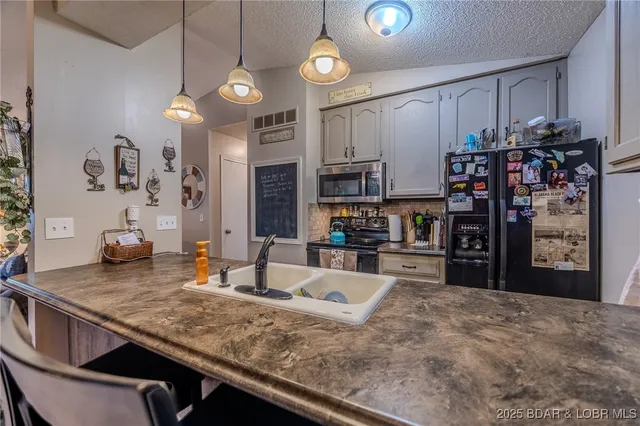 $285,000 | 27 Cottage Court, Camdenton, MO 65020