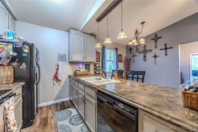 $285,000 | 27 Cottage Court, Camdenton, MO 65020