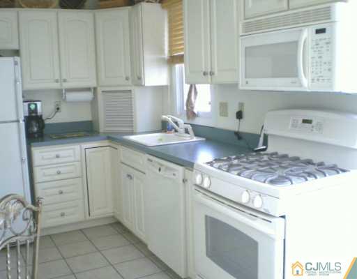 504 Decatur Avenue Middlesex, NJ 08846 - Photo 3 of 7 Gallery Image 3