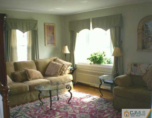 504 Decatur Avenue Middlesex, NJ 08846 - Photo 4 of 7 Gallery Image 4