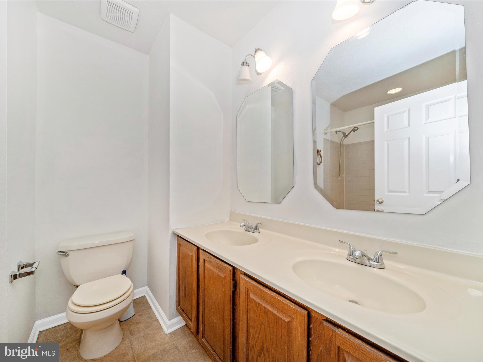 6230 Derby Drive Frederick, MD 21703 - Photo 32 of 51 Hall Bathroom