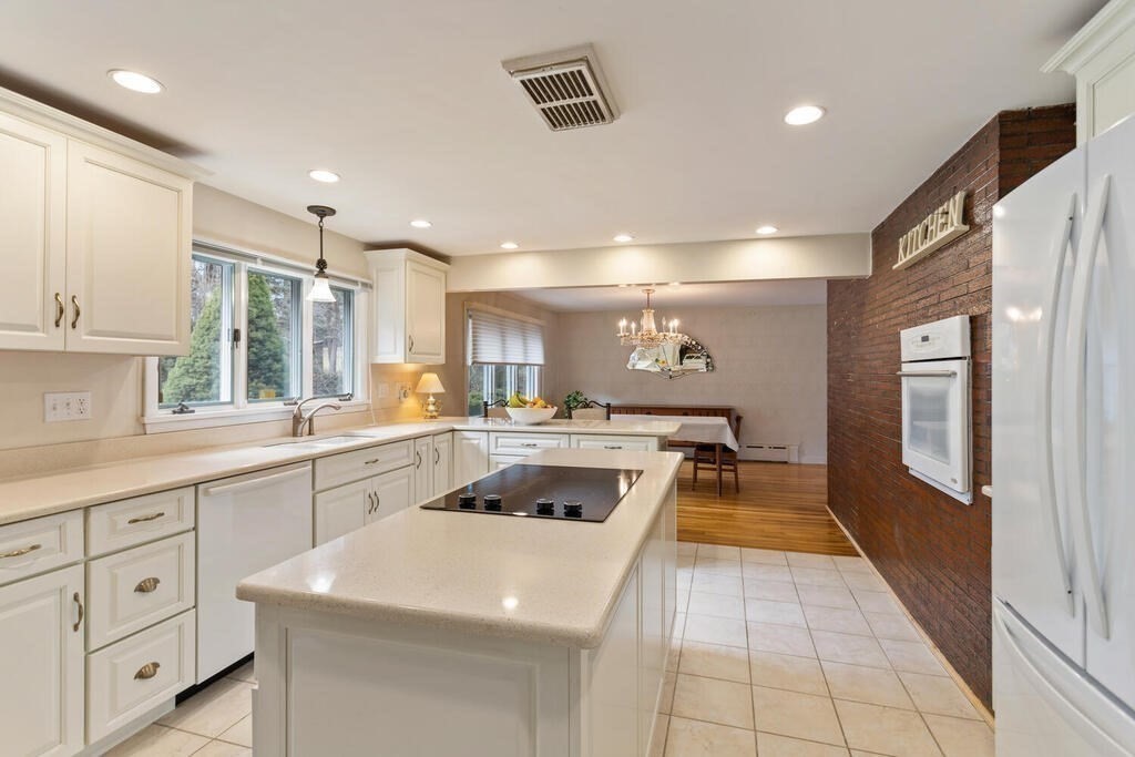 2 Michaels Road Lynnfield, MA 01940 - Photo 9 of 22 Gallery Image 9
