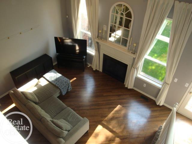 45640 Rathmore Drive Macomb, MI 48044 - Photo 5 of 27 50110269-4.JPG