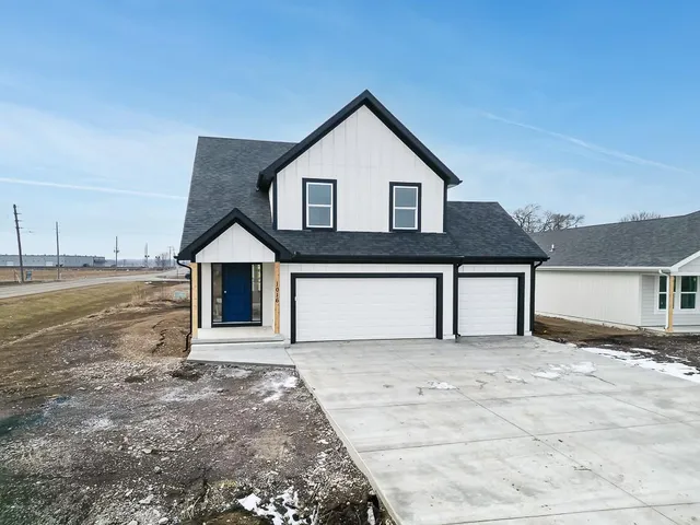 $319,950 | 1016 2nd Street, Perry, KS 66073