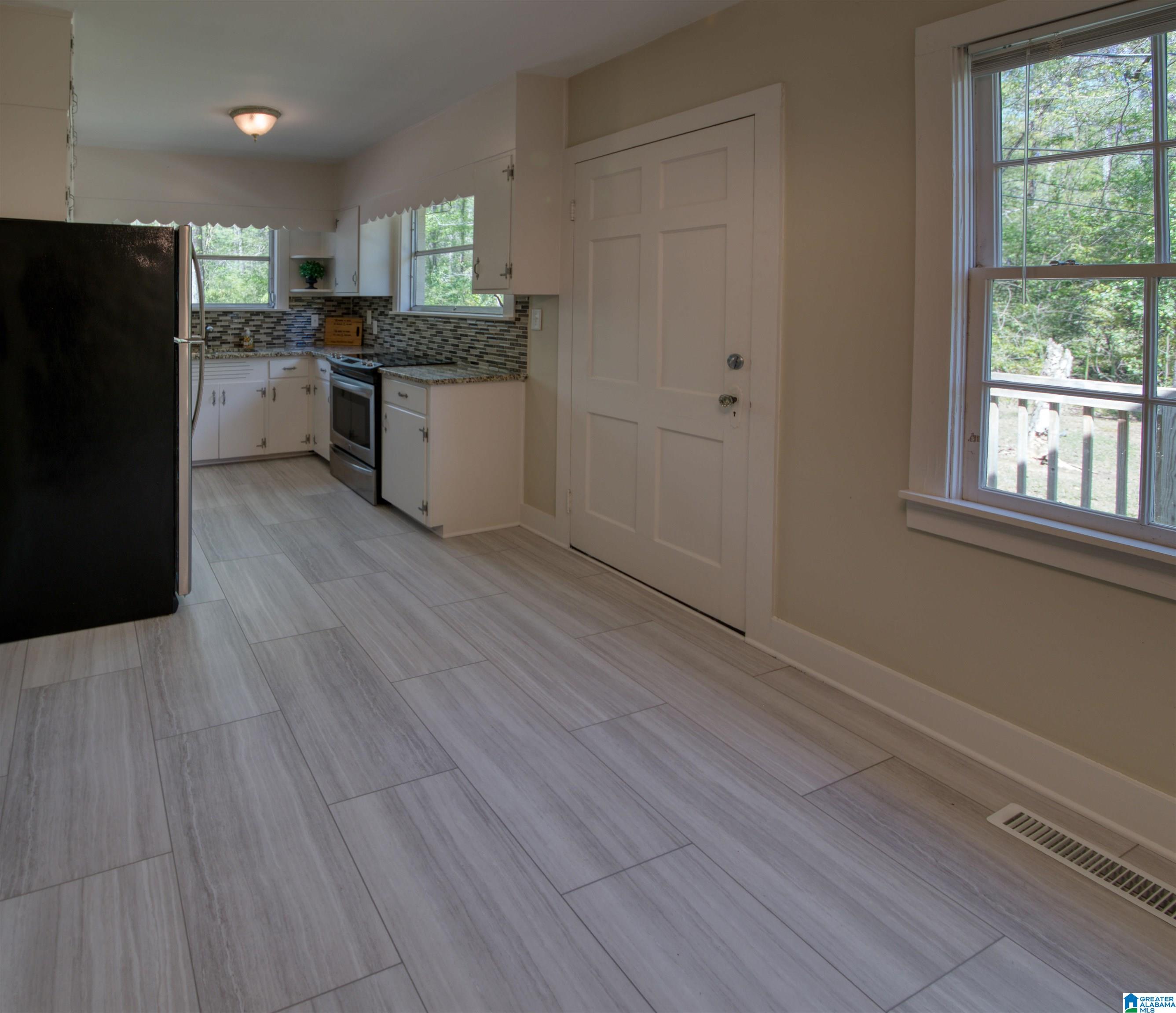 3939 Woodhaven Road Birmingham, AL 35244 - Photo 7 of 27