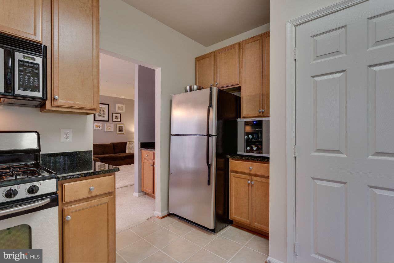 1515 North Point Drive, Unit 203 Reston, VA 20194 - Photo 12 of 28 Kitchen
