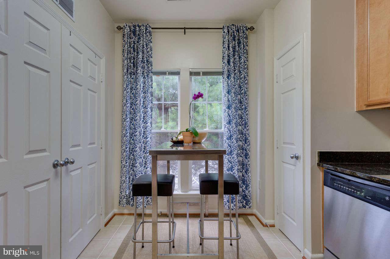 1515 North Point Drive, Unit 203 Reston, VA 20194 - Photo 13 of 28 Kitchen