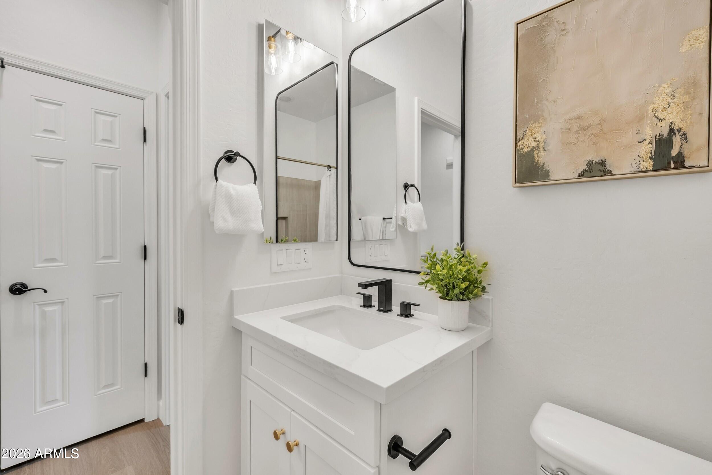 4126 East Rawhide Street Gilbert, AZ 85296 - Photo 19 of 51 10_guest bath