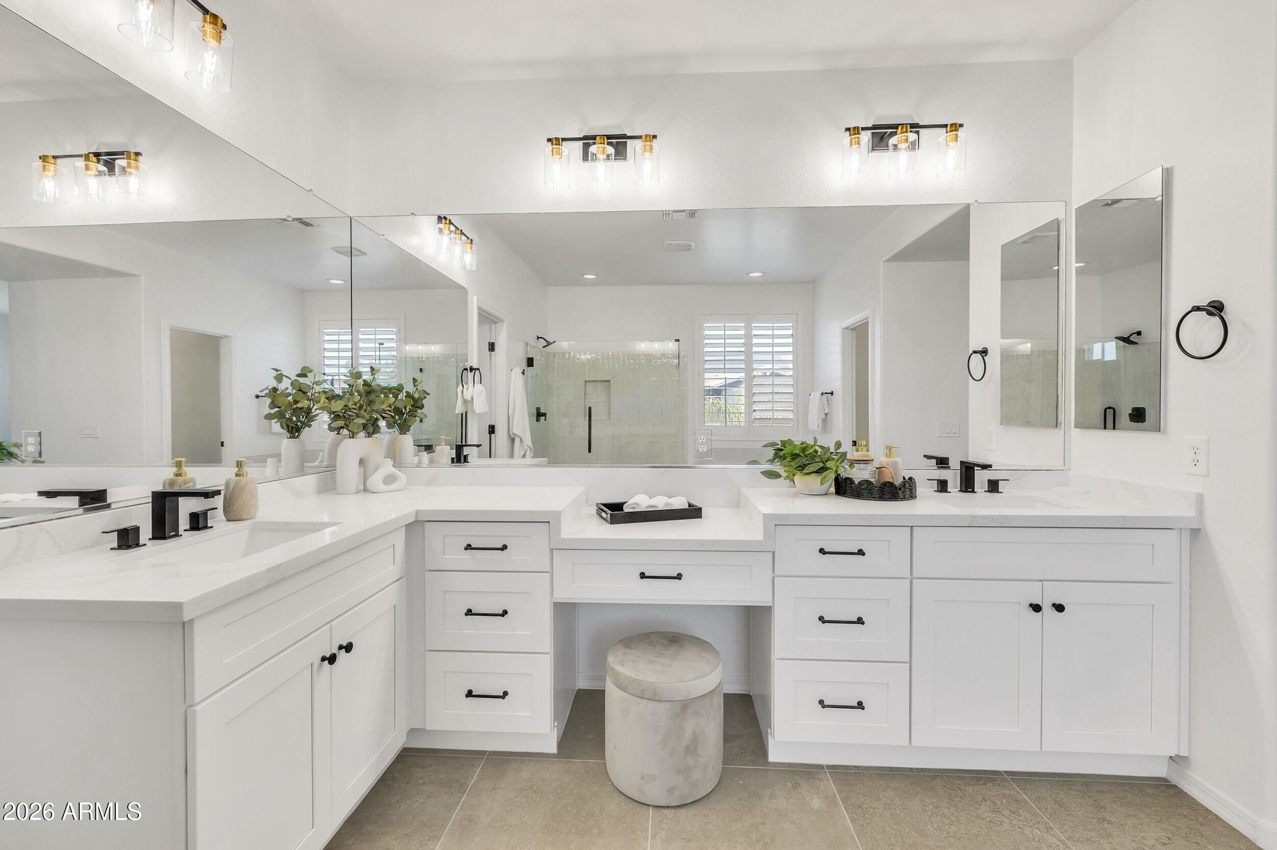 4126 East Rawhide Street Gilbert, AZ 85296 - Photo 27 of 51 30_primary bath