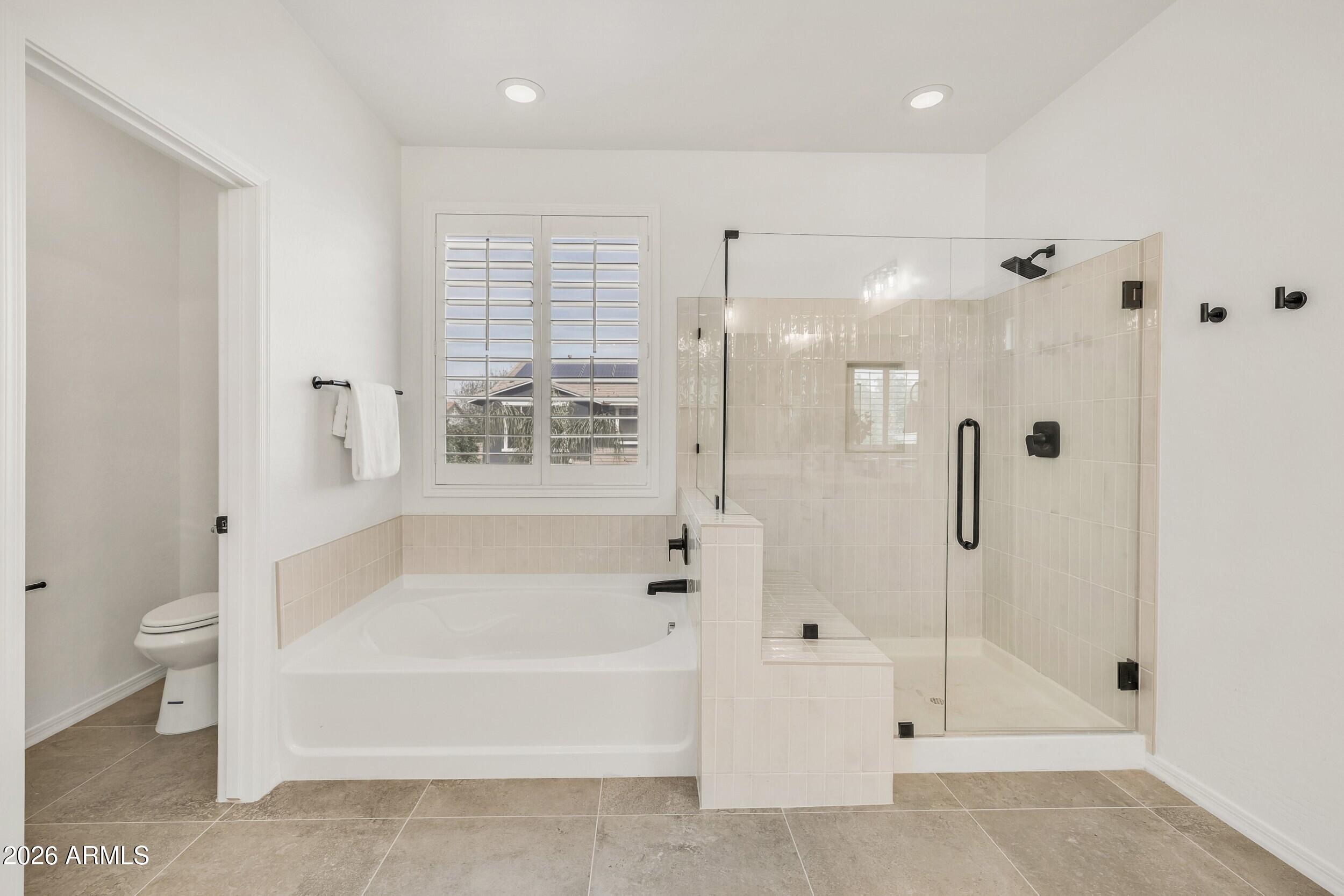 4126 East Rawhide Street Gilbert, AZ 85296 - Photo 29 of 51 32_primary bath