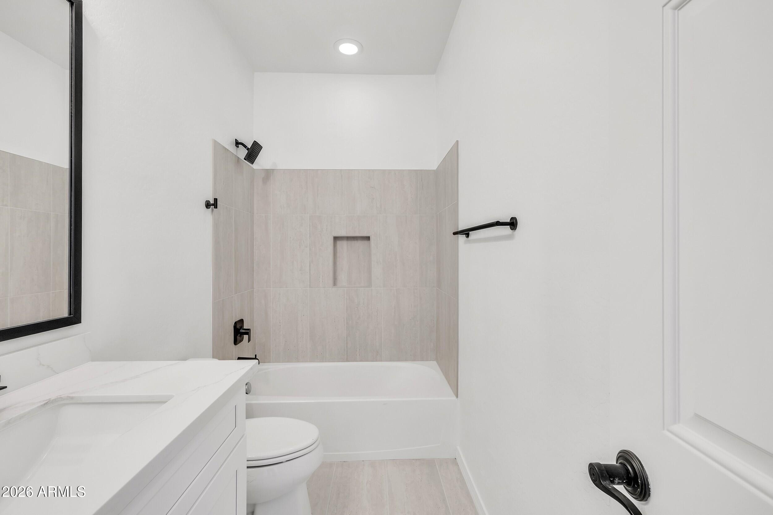 4126 East Rawhide Street Gilbert, AZ 85296 - Photo 40 of 51 42_guest bath