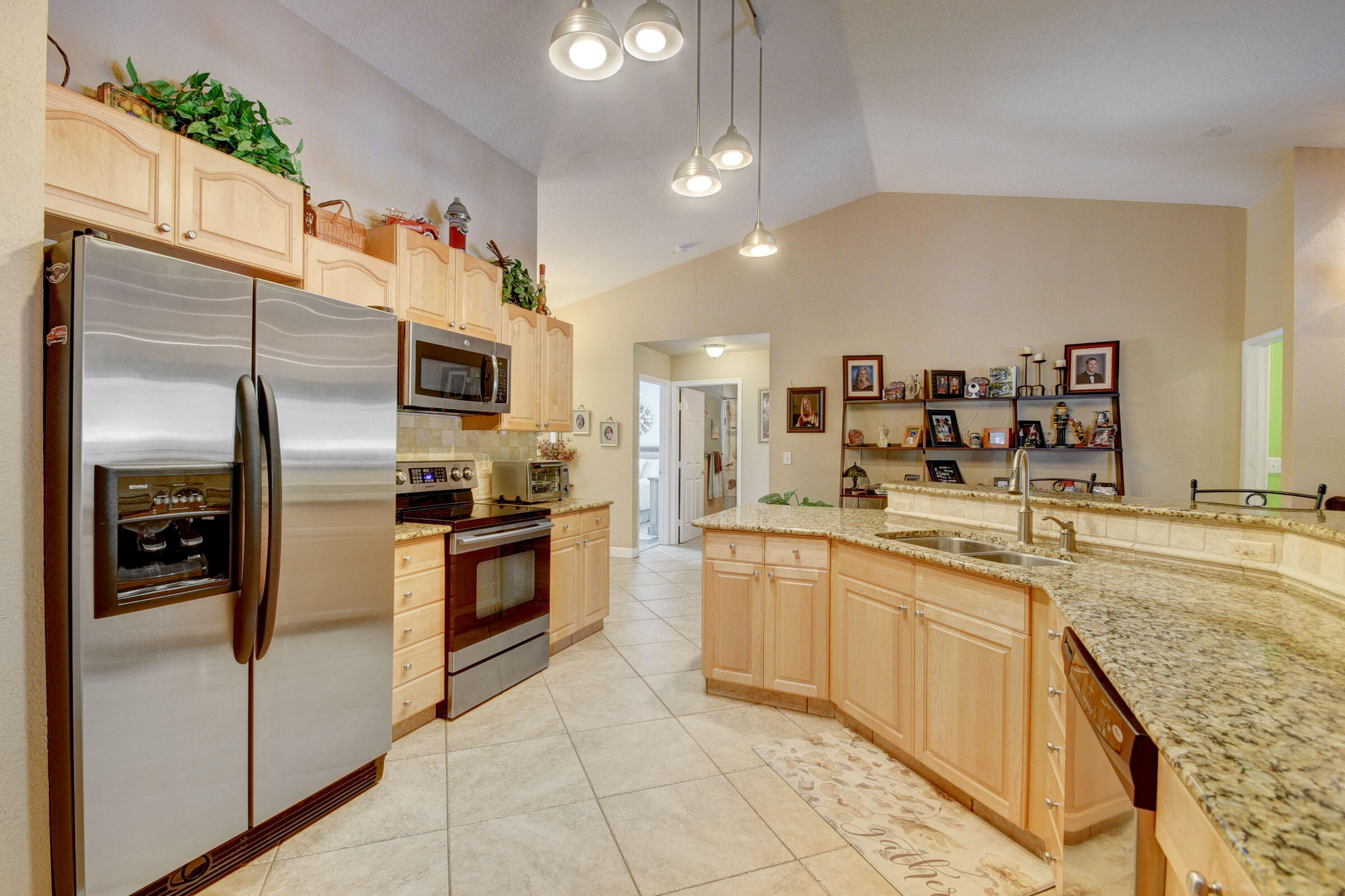 5338 2nd Road Lake Worth, FL 33467 - Photo 8 of 55 08_house (8)