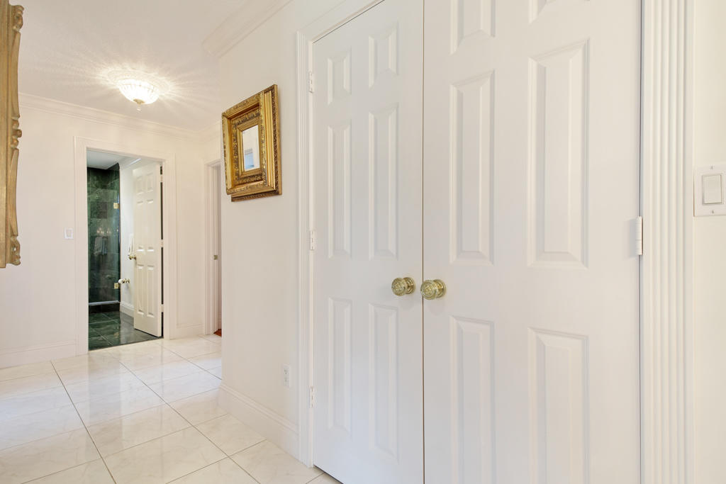 6306 Woodbury Road Boca Raton, FL 33433 - Photo 18 of 46 6306 hallway