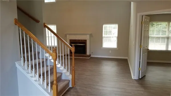 a view of an entryway with a livingroom