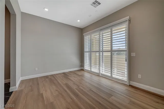 $7,100 | 9129 Las Manaitas Avenue, Unit 302, Las Vegas, NV 89144