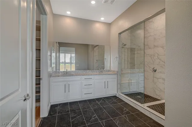 $7,100 | 9129 Las Manaitas Avenue, Unit 302, Las Vegas, NV 89144