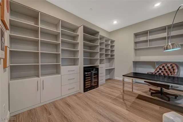 $7,100 | 9129 Las Manaitas Avenue, Unit 302, Las Vegas, NV 89144