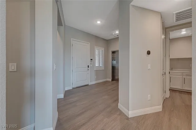 $7,100 | 9129 Las Manaitas Avenue, Unit 302, Las Vegas, NV 89144