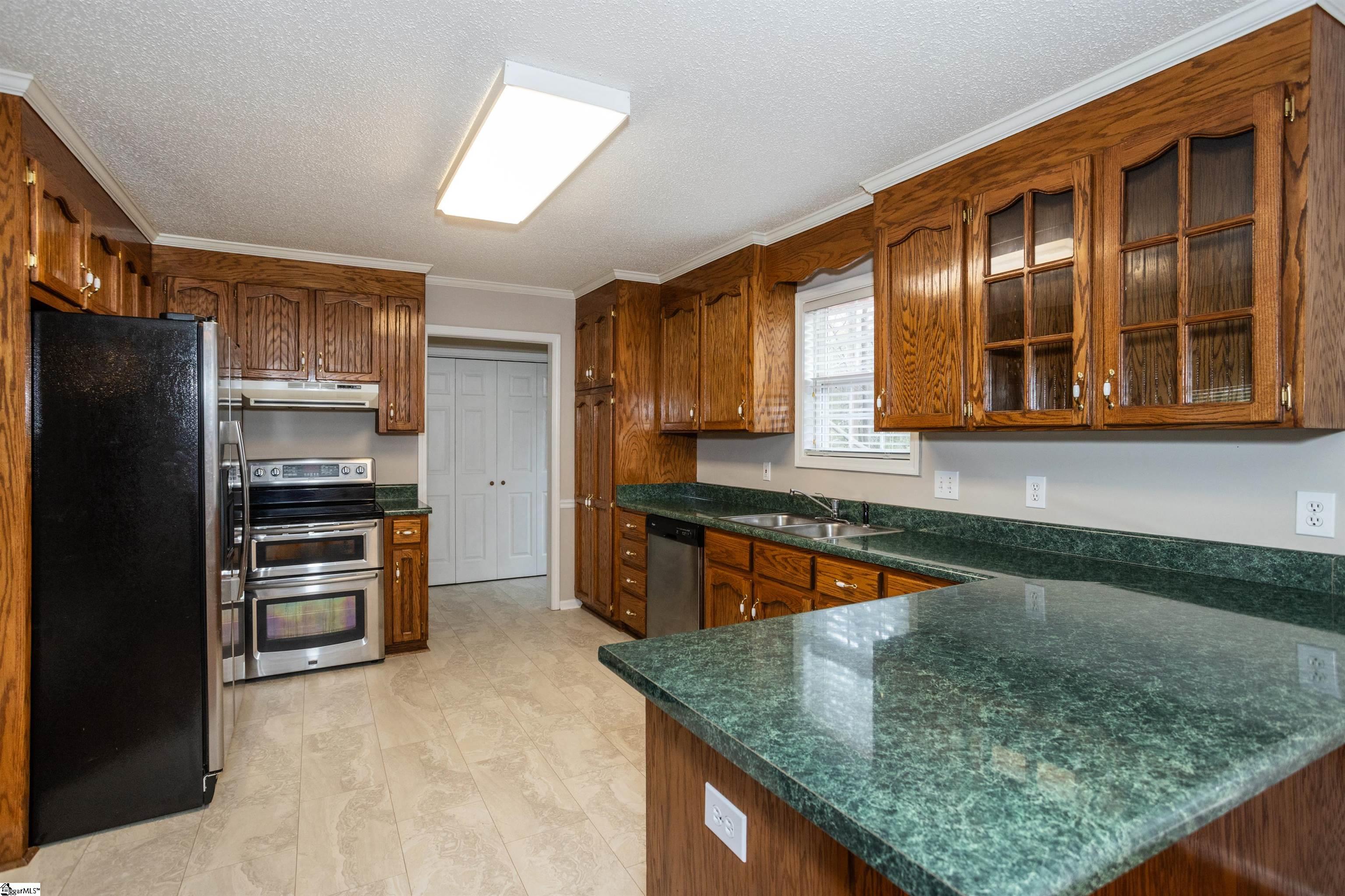 220 Palmetto Circle Greer, SC 29651 - Photo 14 of 49