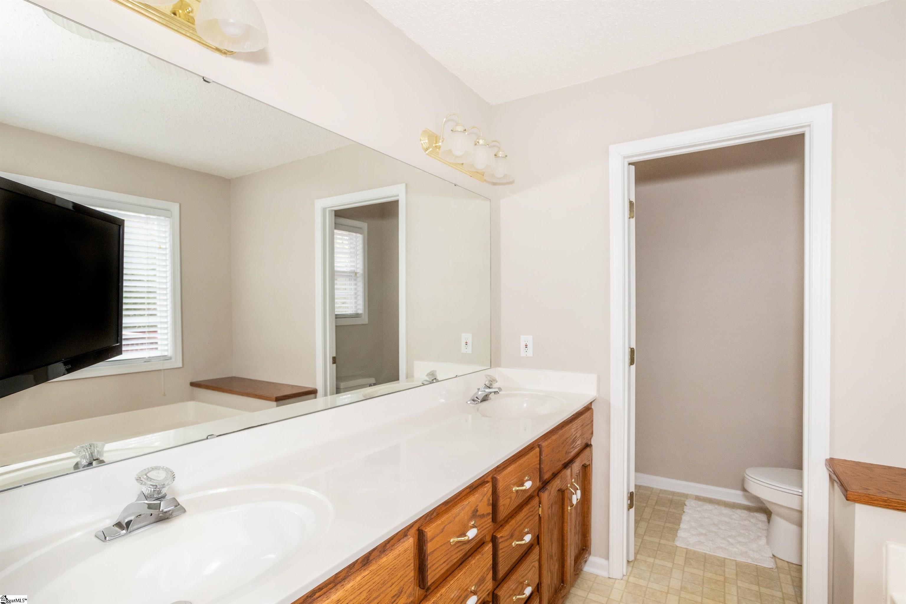 220 Palmetto Circle Greer, SC 29651 - Photo 33 of 49