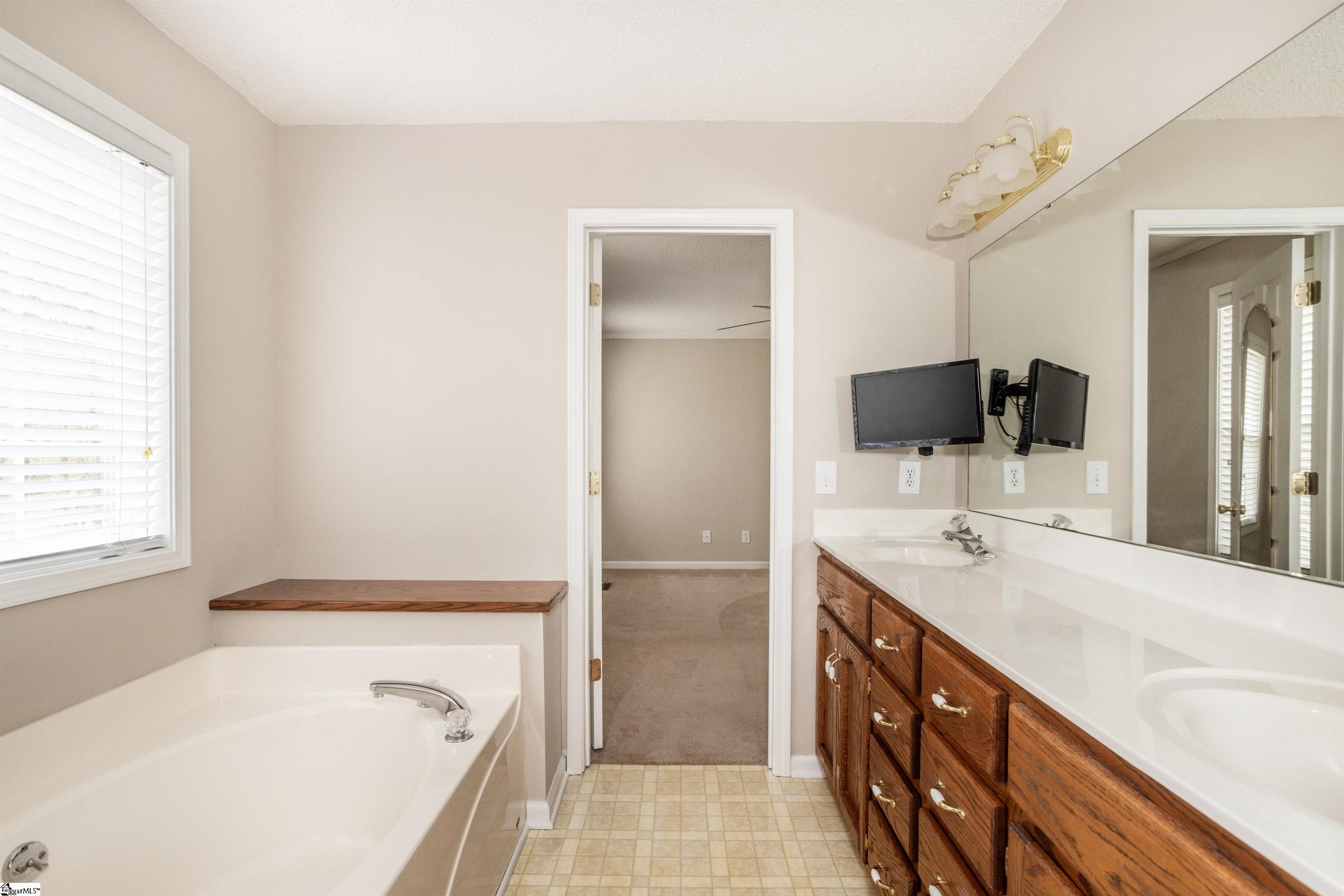 220 Palmetto Circle Greer, SC 29651 - Photo 38 of 49