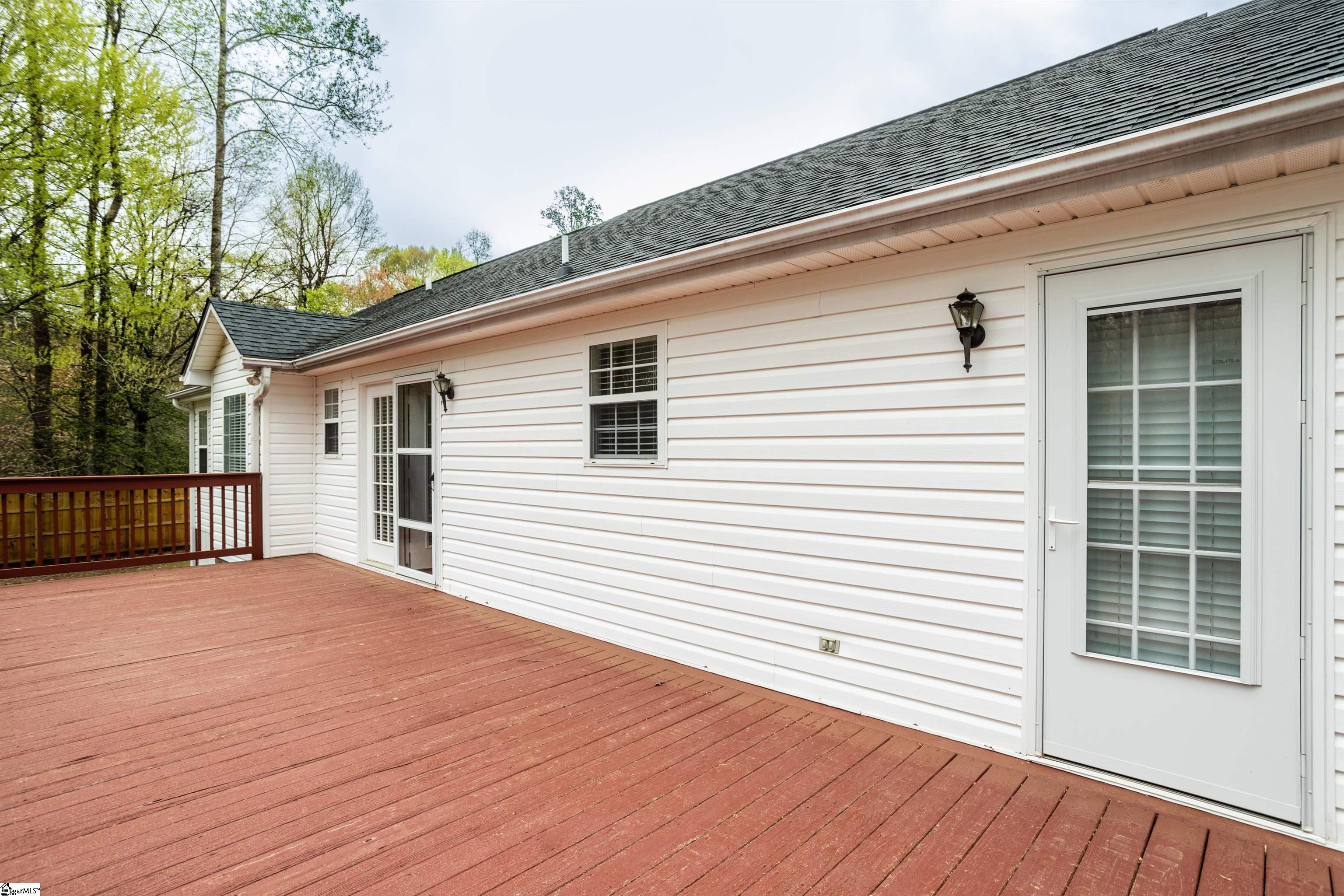 220 Palmetto Circle Greer, SC 29651 - Photo 6 of 49