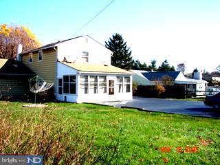 529 West County Line Road Hatboro, PA 19040 - Photo 2 of 6