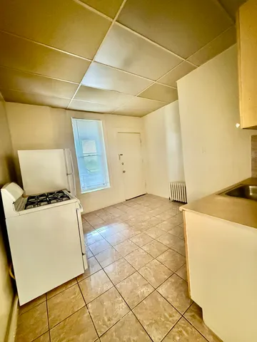 $1,200 | 6529 South Kimbark Avenue, Unit 3R, Chicago, IL 60637