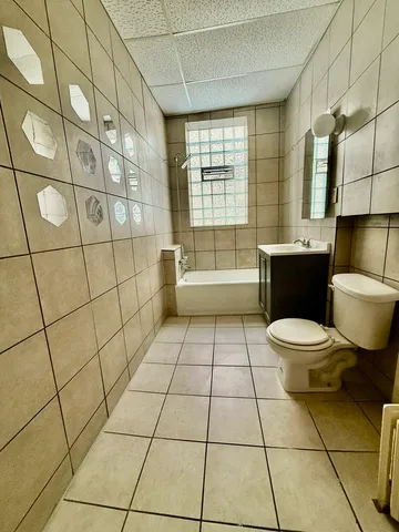 $1,200 | 6529 South Kimbark Avenue, Unit 3R, Chicago, IL 60637