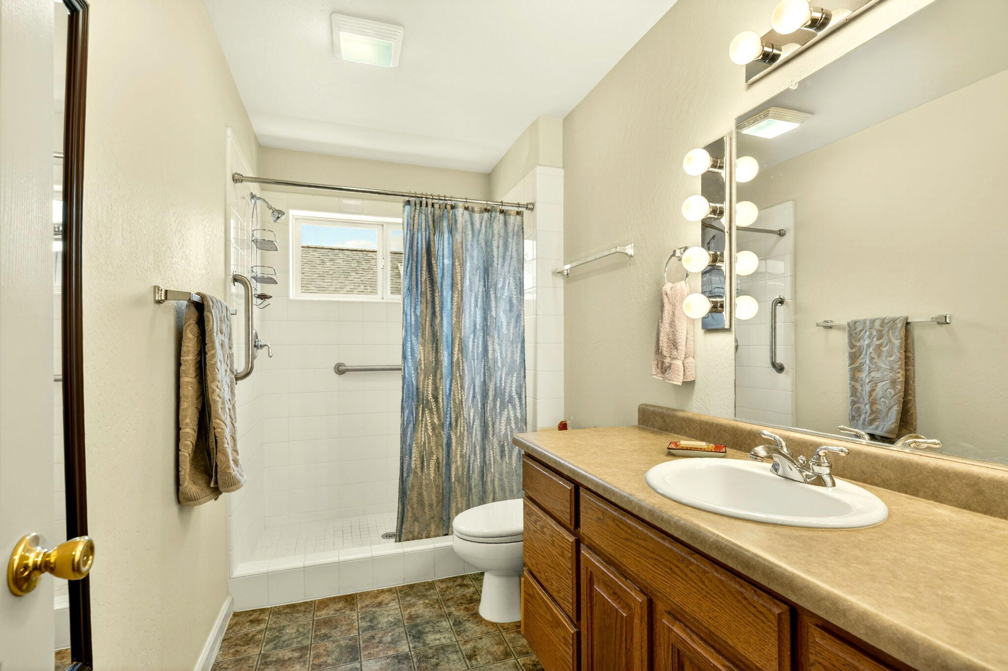 1501 Lithia Way Talent, OR 97540 - Photo 21 of 34 20