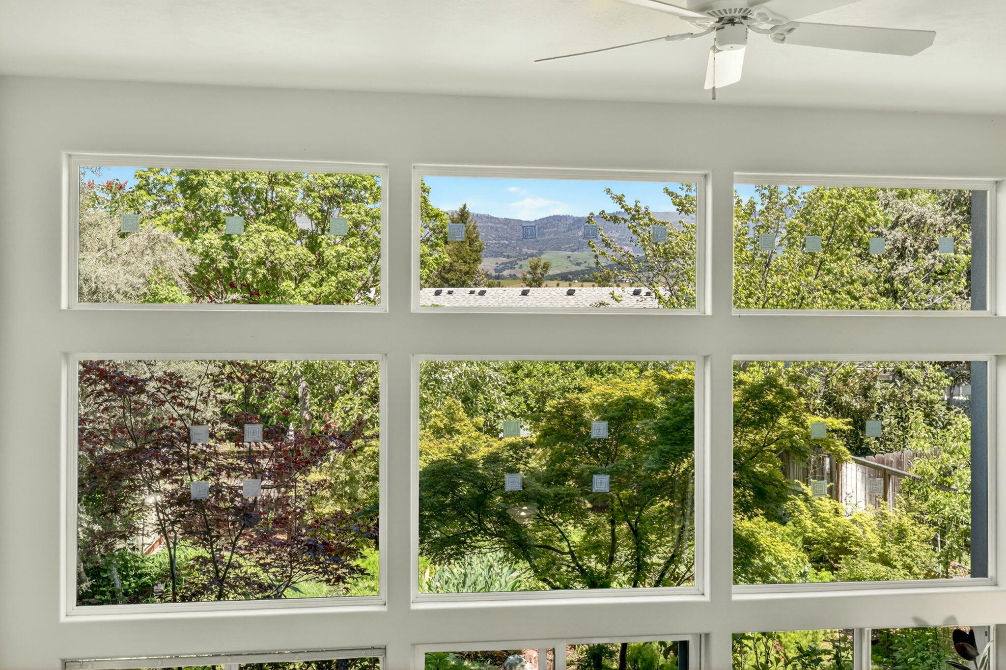 1501 Lithia Way Talent, OR 97540 - Photo 25 of 34 24