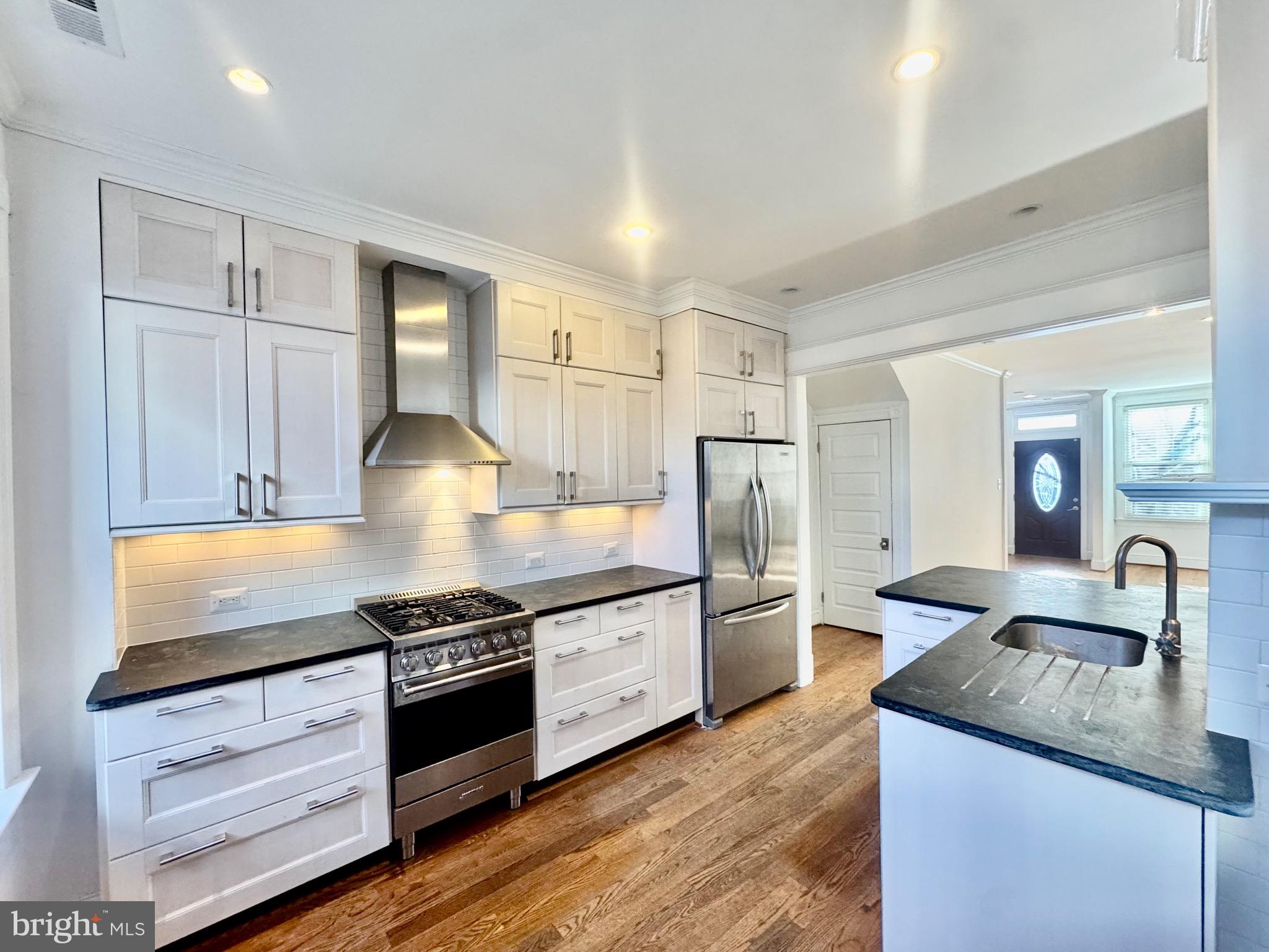 769 Kenyon Street Northwest Washington, DC 20010 - Photo 4 of 12