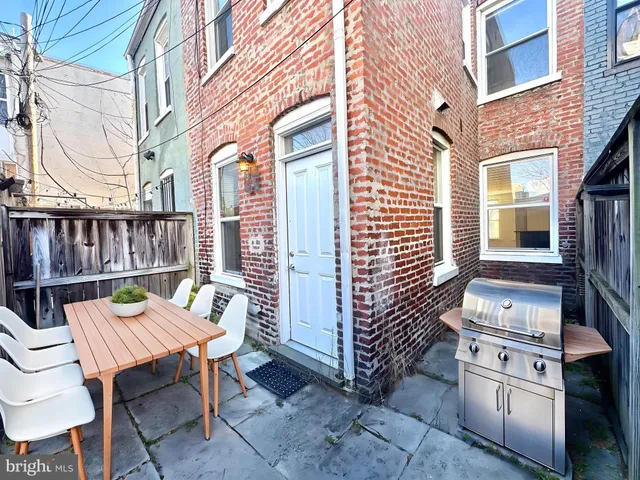 $3,990 | 769 Kenyon Street Northwest, Washington, DC 20010