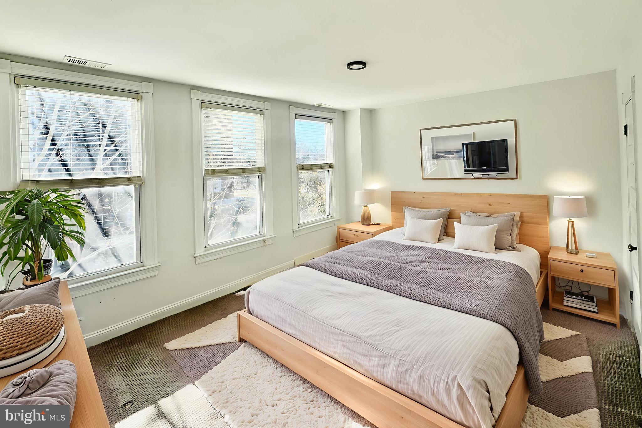 769 Kenyon Street Northwest Washington, DC 20010 - Photo 9 of 12