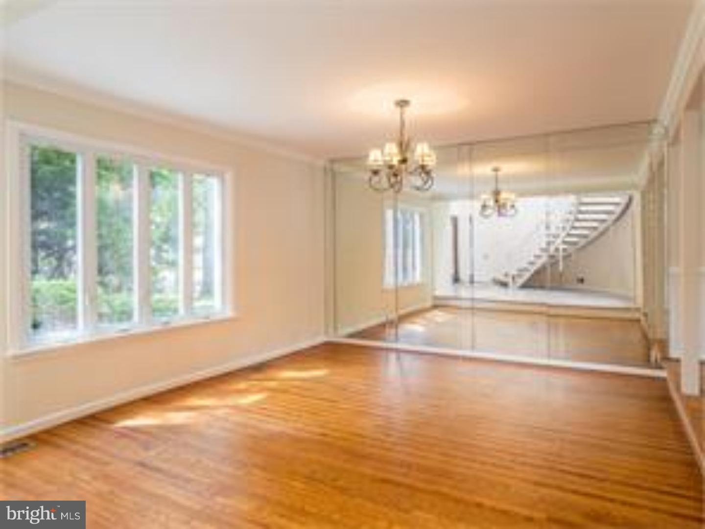 114 Hart Road Cherry Hill, NJ 08034 - Photo 3 of 25