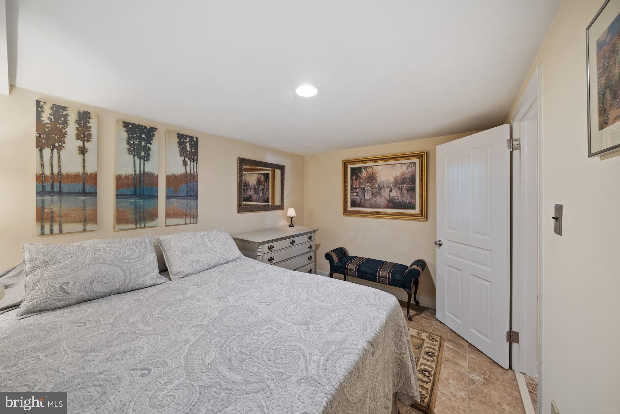 512 Seward Square Southeast Washington, DC 20003 - Photo 38 of 42