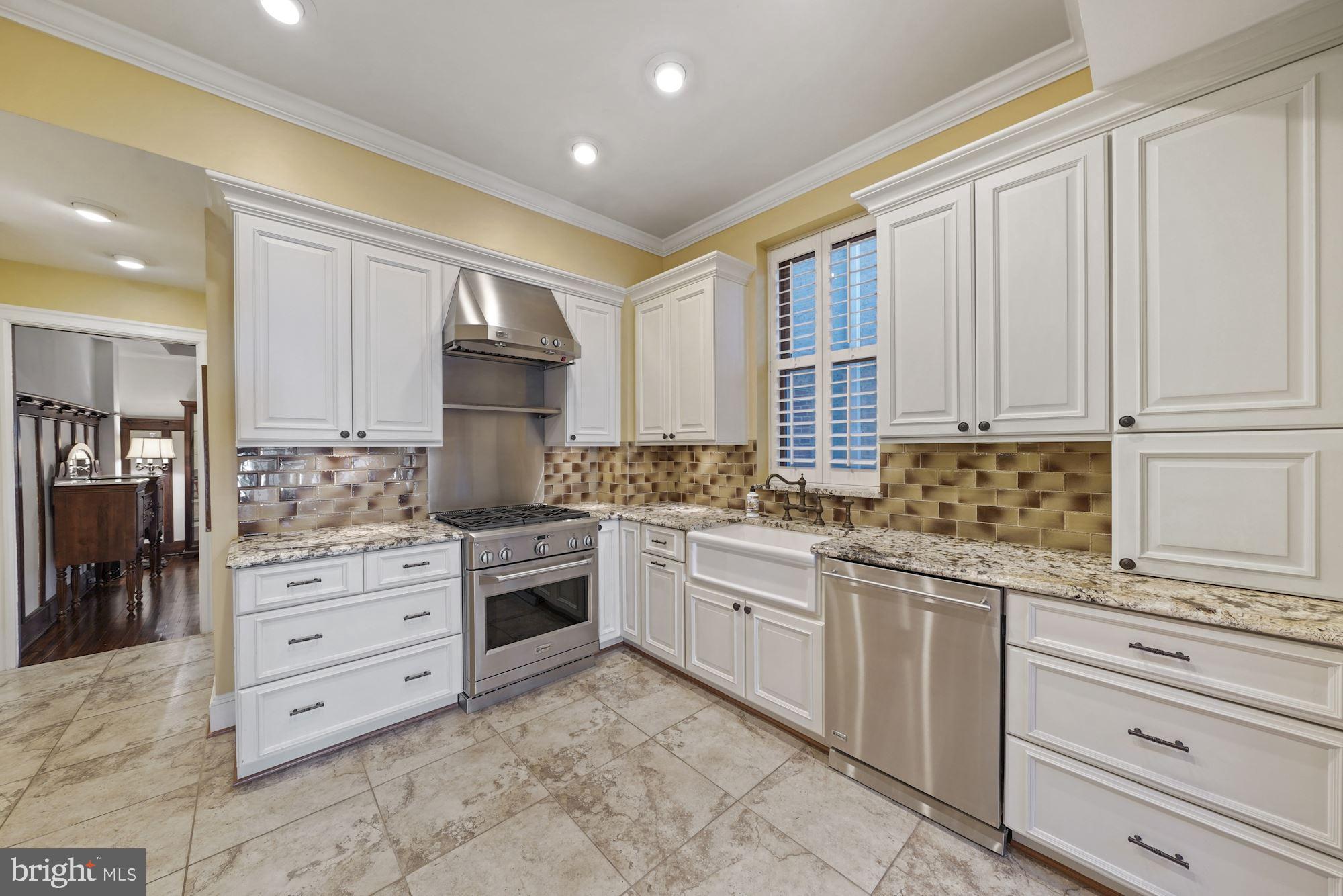 512 Seward Square Southeast Washington, DC 20003 - Photo 9 of 42