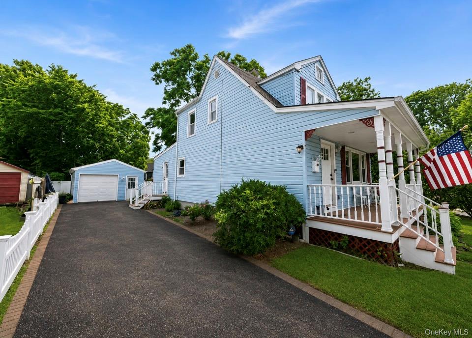 72 George Street Babylon, NY 11702 - Photo 2 of 14