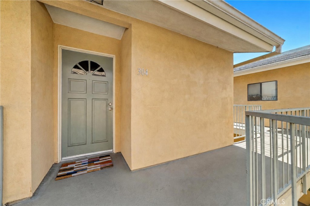 3501 East Ransom Street, Unit 304 Long Beach, CA 90804 - Photo 17 of 22 Front Entrance
