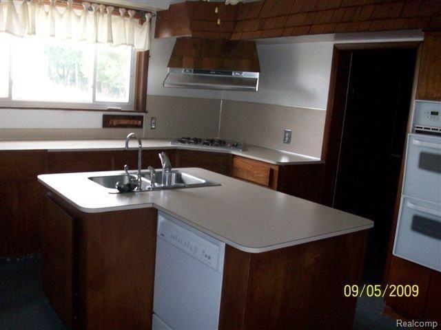 2869 Ubly Road Bad Axe, MI 48413 - Photo 4 of 10 kitchen