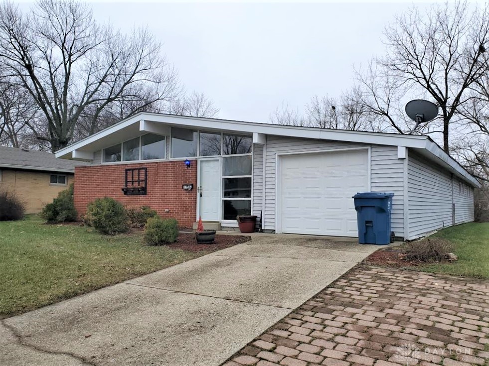 5322 Barrett Drive Riverside, OH 45431 - Photo 3 of 22