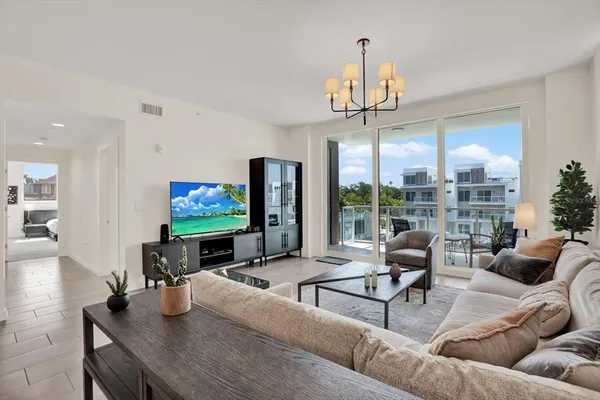 $805,000 | 920 North Osceola Avenue, Unit 301, Clearwater, FL 33755