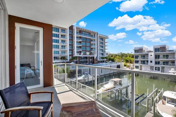 $805,000 | 920 North Osceola Avenue, Unit 301, Clearwater, FL 33755